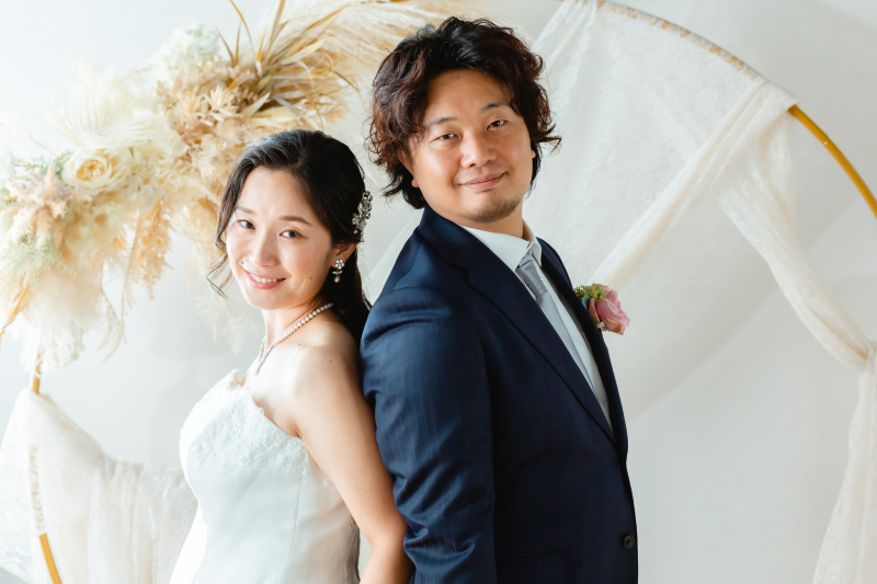 背中合わせスマイル