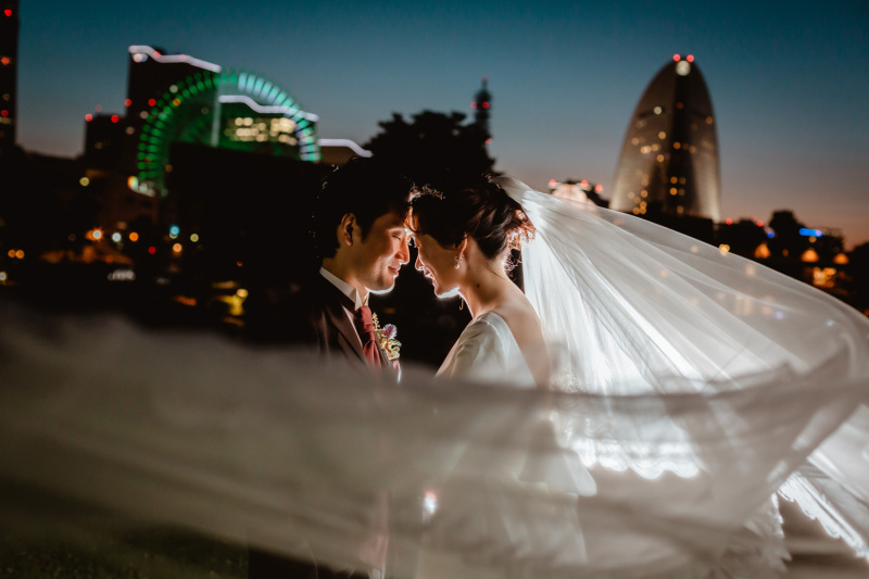 ウェディングベールを利用してドラマティックに