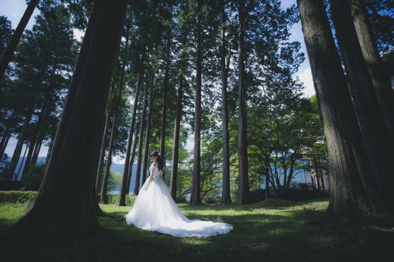 森に降り立った妖精のような新婦様