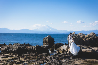 富士山を望む海辺で叶える、葉山ビーチフォトウェディング