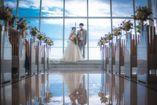 眼前に広がる開放感あるオーシャンウェディング