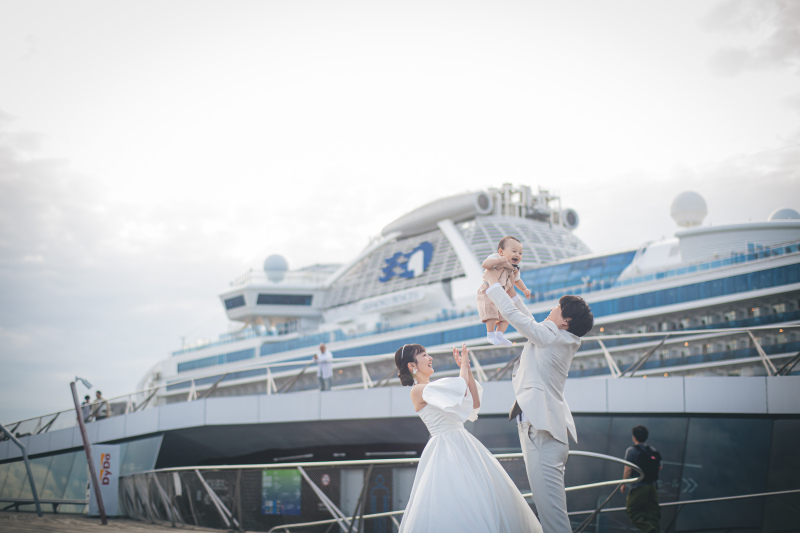 高々と掲げる宝物