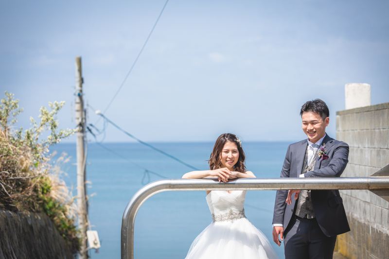 海が見える坂道で