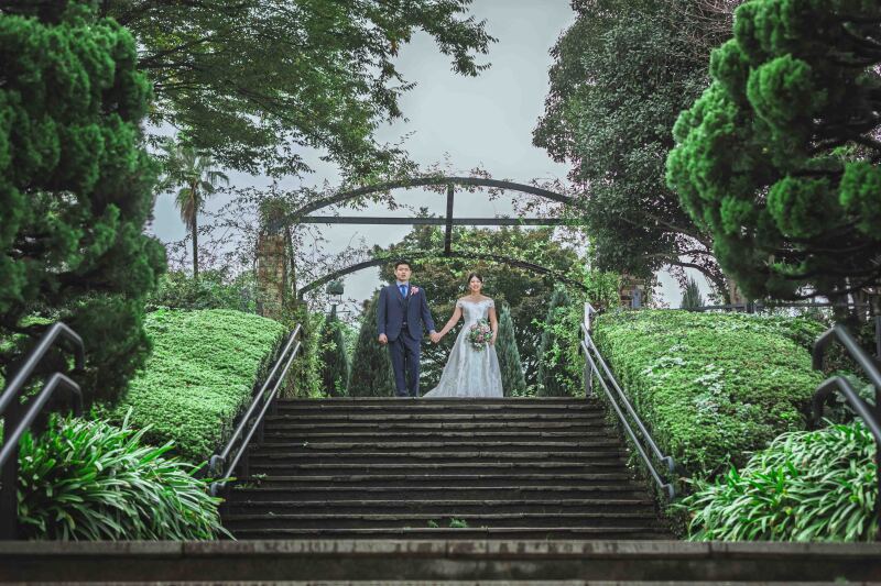 &nbsp;階段と緑のアーチが雰囲気◎