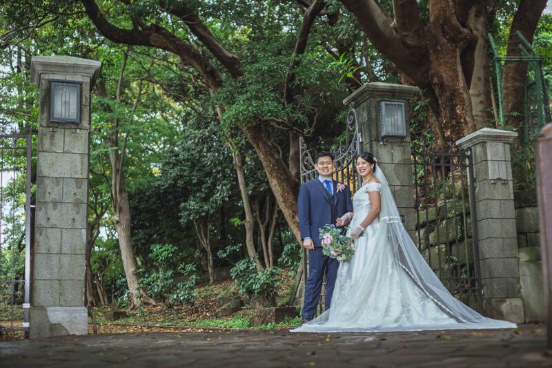 森の古城の入口のようなゲート