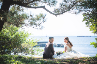 眩い海辺で家族に祝福されるフォトプラン