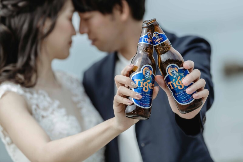 大人っぽい乾杯ショット