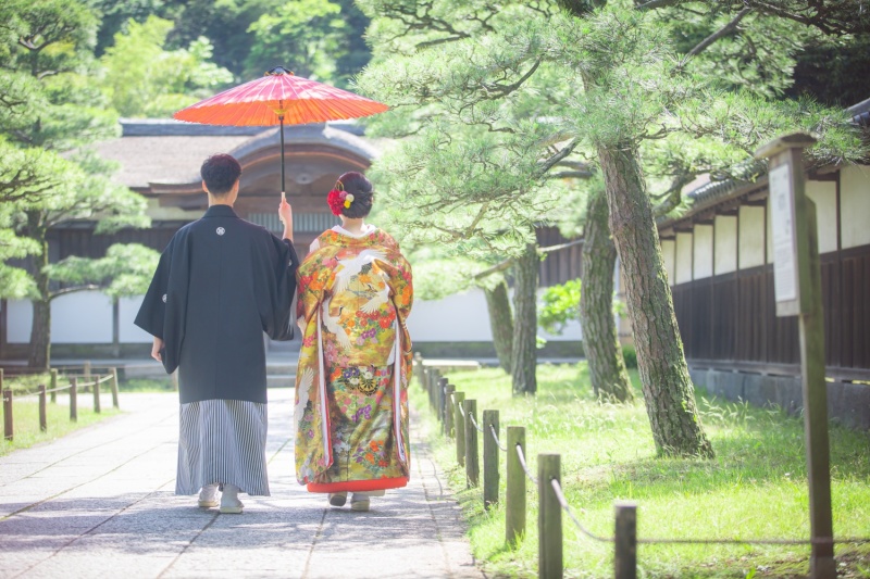 三溪園の緑と色打掛