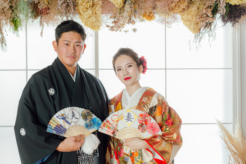 扇子で夫婦宣言