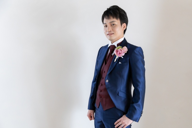 夏真っ盛り、散歩に行かれる優しい新郎様