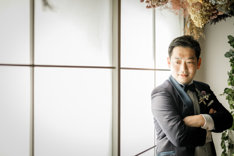 新郎様のソロショットも大人っぽく!