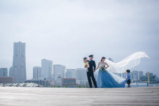 桜の大紋を戴いて家族の幸せも守る誓約の記念写真