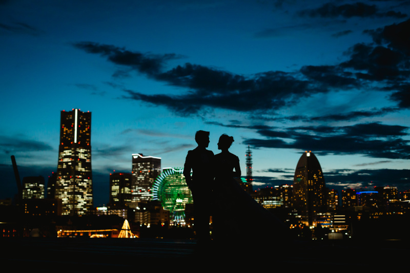 夜景に溶け込む影絵