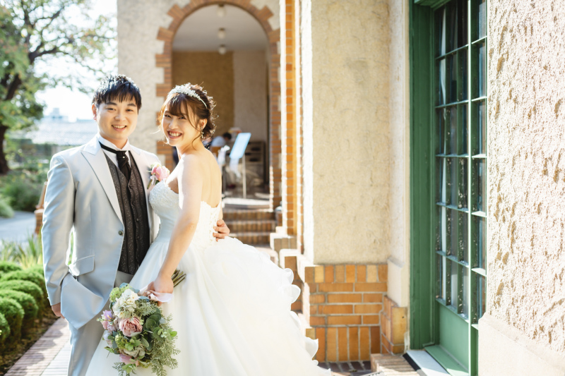 横浜の山手西洋館で撮影したワンカット。妊婦さんであることを気にしていたので、ちょっと後ろ向きにすることであんまり目立たないように工夫しました。