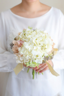 ブーケ　⑧白×ピンクあじさいクラッチ