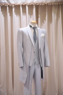 タキシード　ホワイトグレー×ストライプ