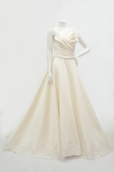 ウエディングドレス（裾レース）