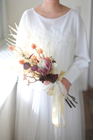 ブーケ　⑱プロテアのクラッチブーケ