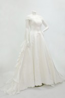 ウエディングドレス（袖あり）