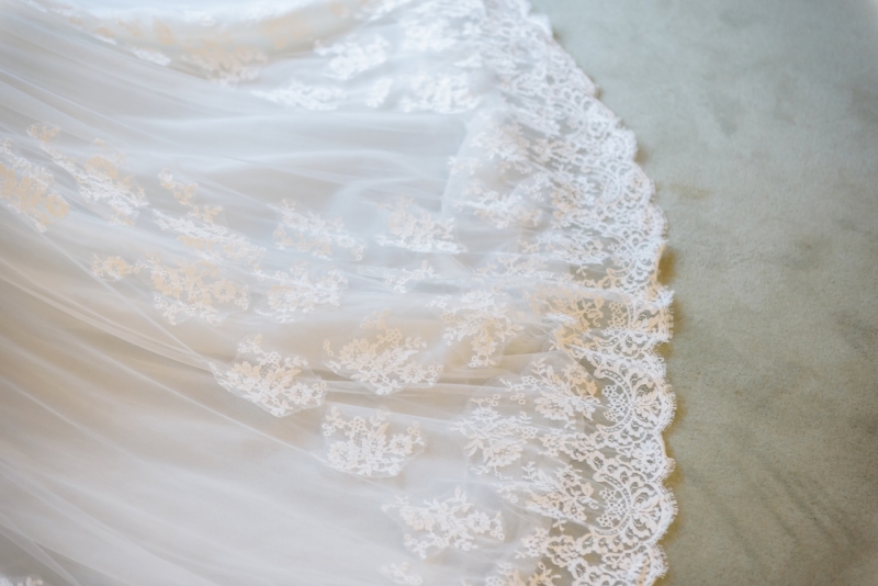 繊細なレース