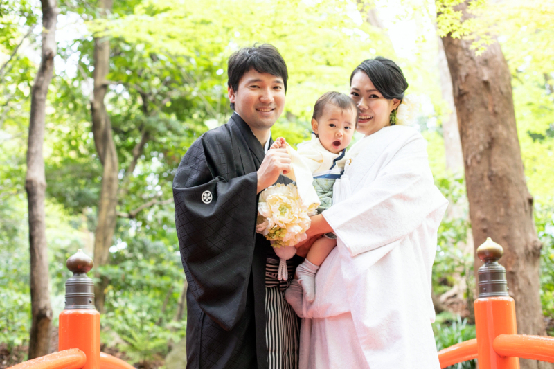 赤い橋の下でも