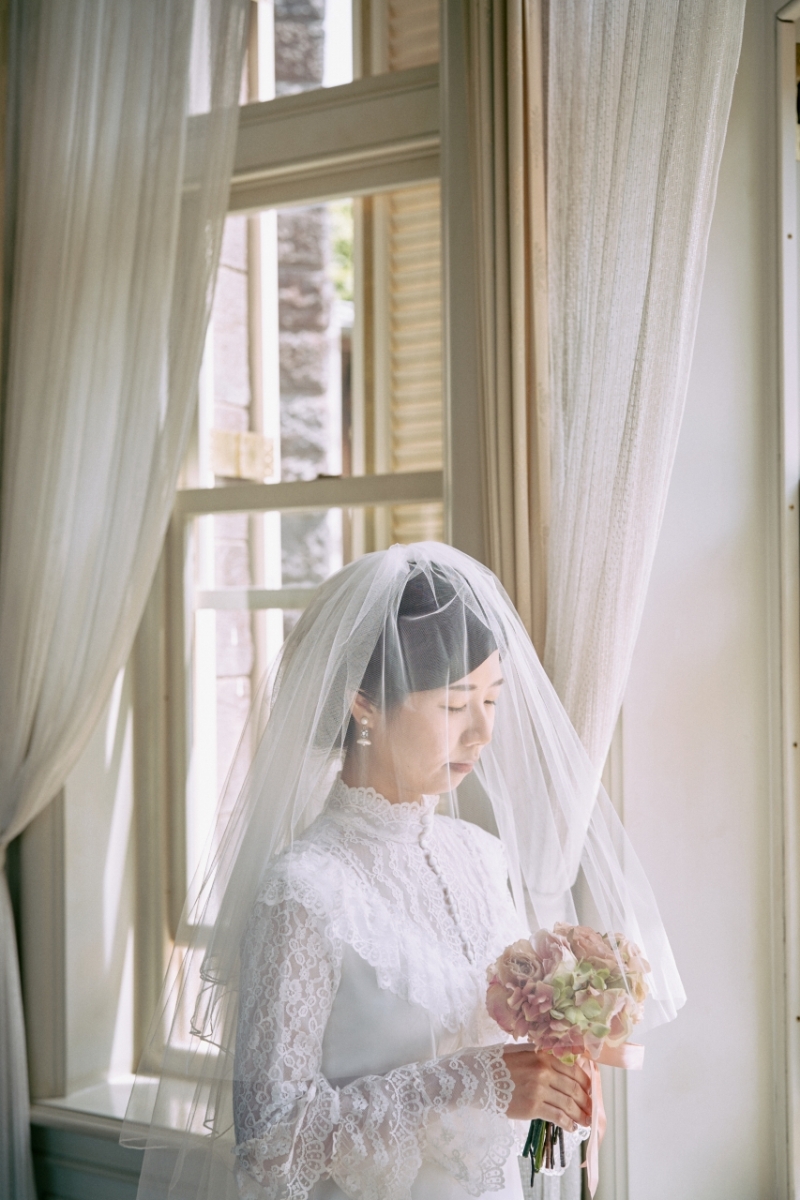 長袖ハイネックのヴィンテージドレス