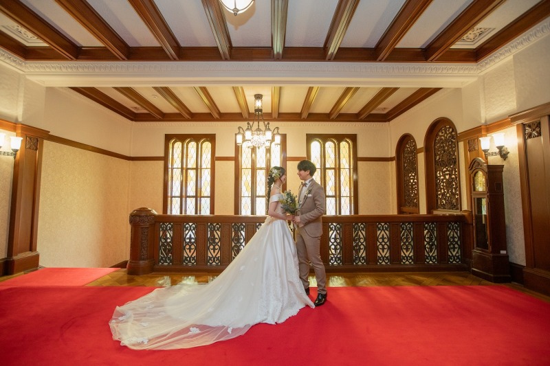 赤い絨毯が映えます