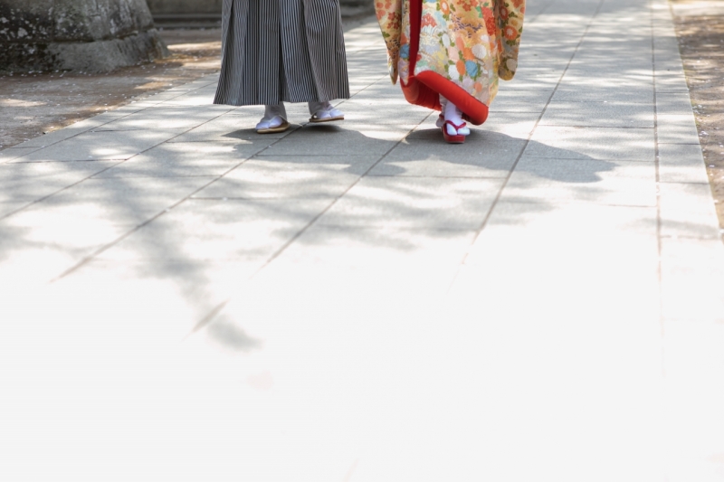 挙式に向かう足元を