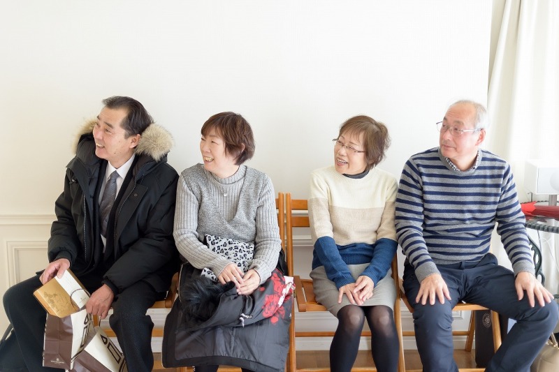 お二人を暖かく見つめるこんな姿も逃しません！