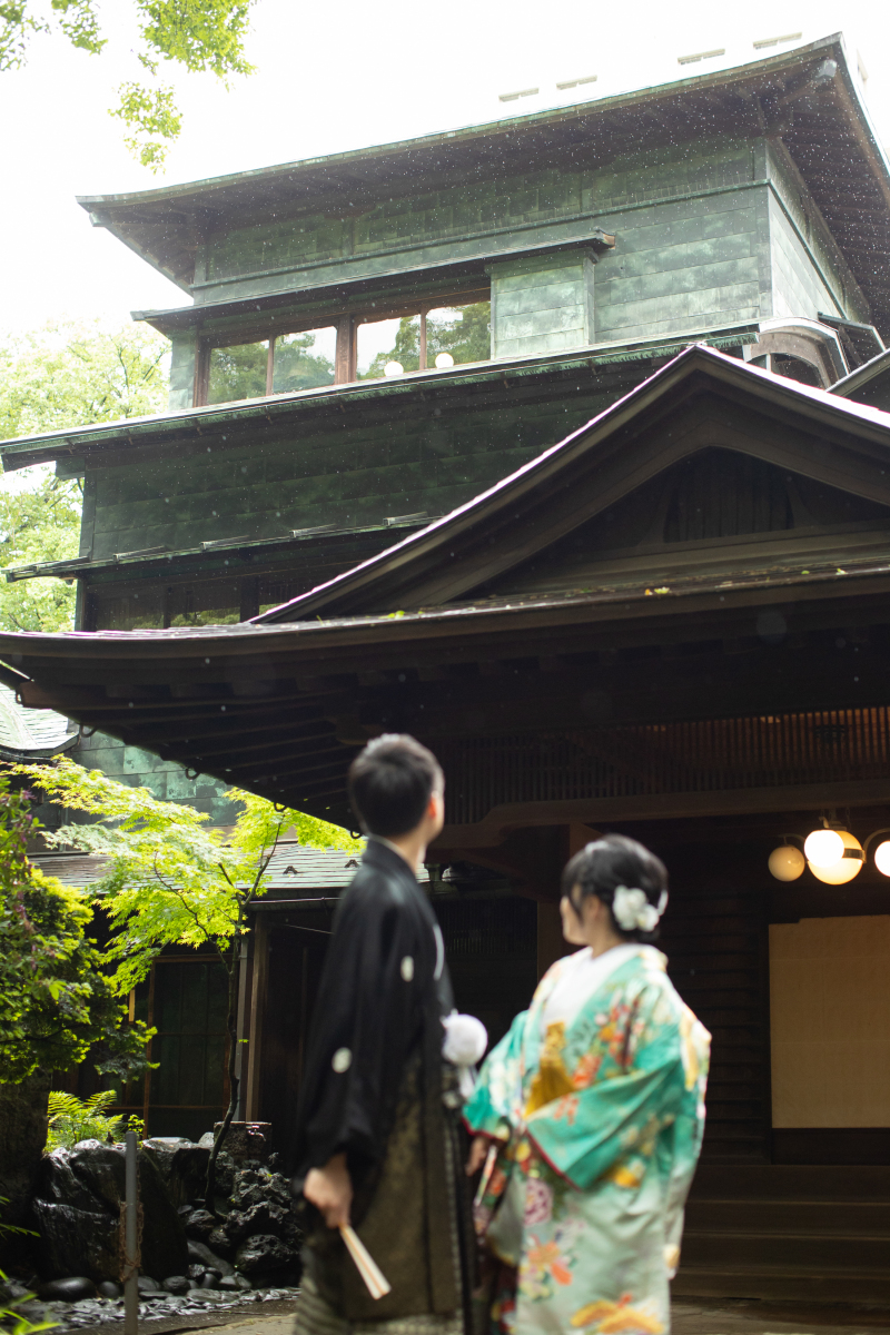 重厚感のある銅の外観で