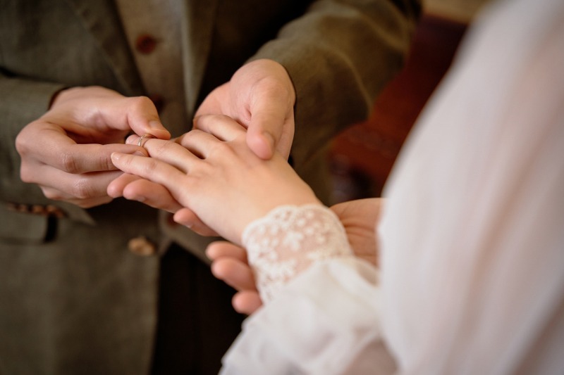 指輪交換シーンも