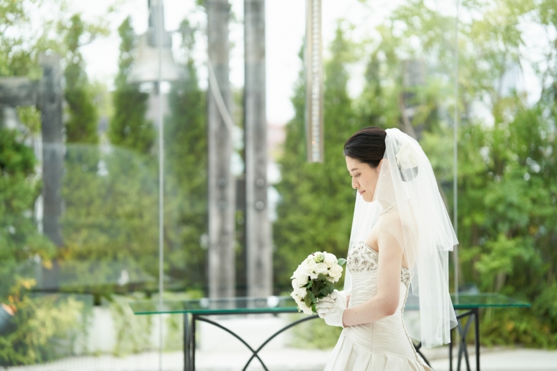 窓ガラスから見える緑が素敵