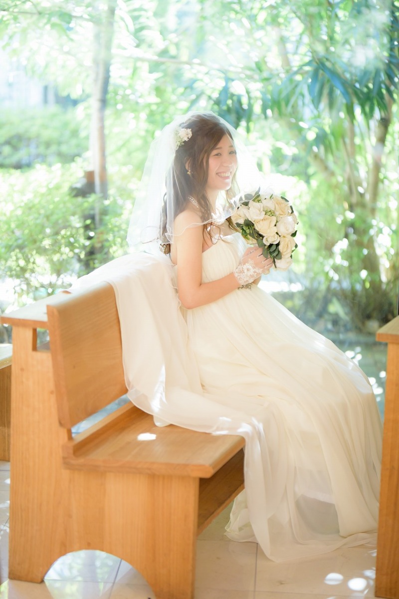 窓から入るキラキラの光と