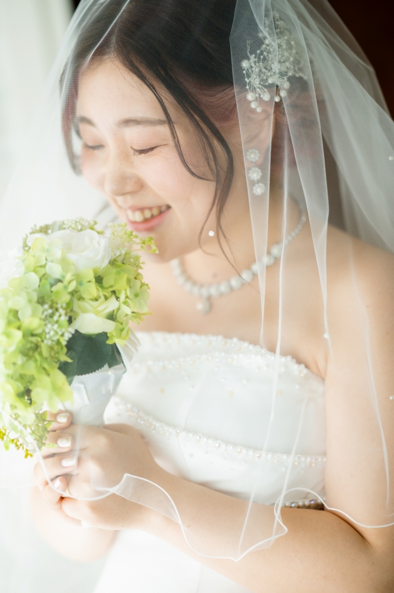 ベール越しの花嫁様