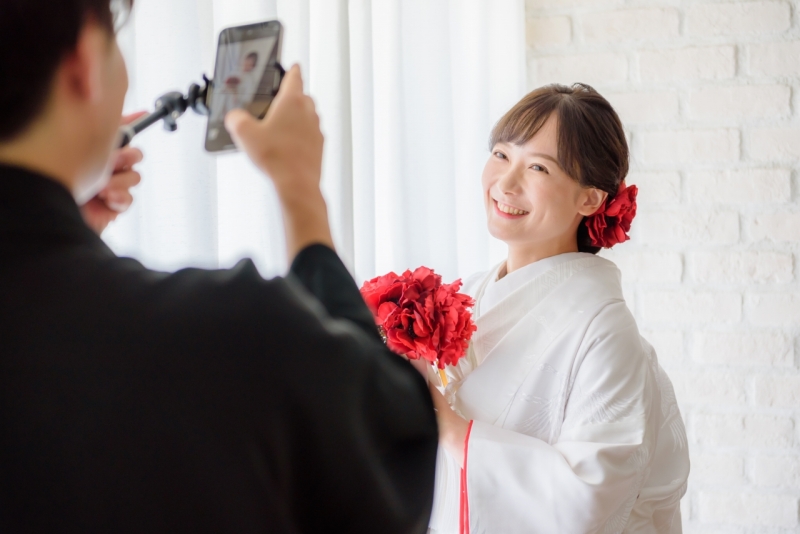 ご新郎さまもパシャパシャ！