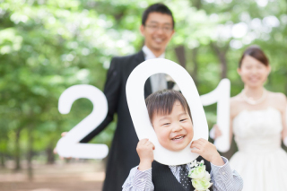 子どもも大喜びで撮影にのぞめました。出来上がった写真…さすがプロ！（洋装ロケ）