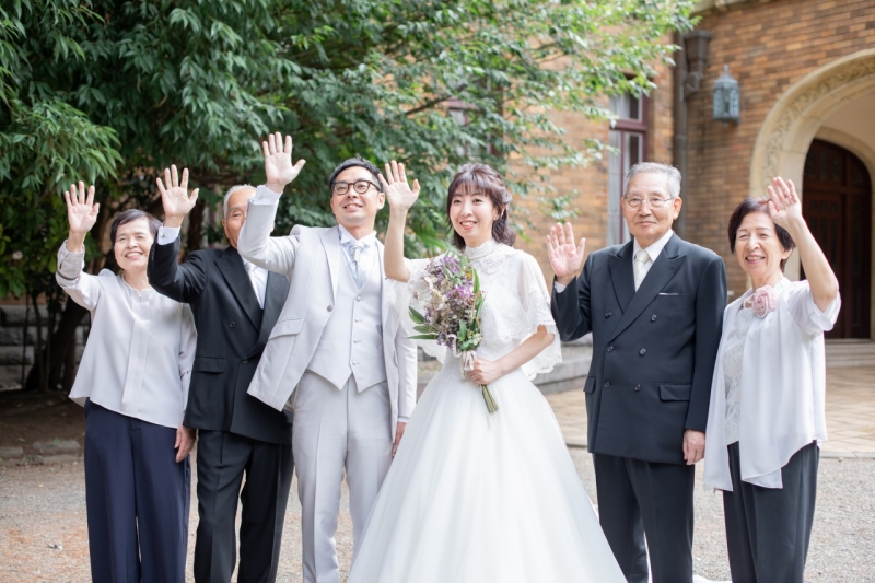 みんなで手を振って