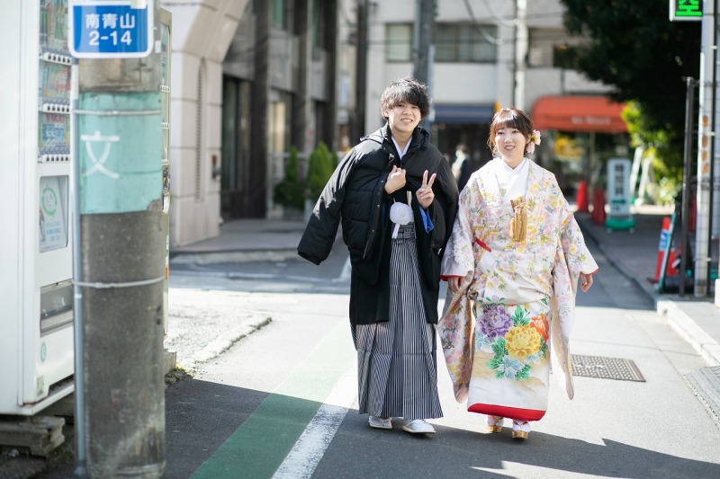 淡い色打掛に掛け替えて