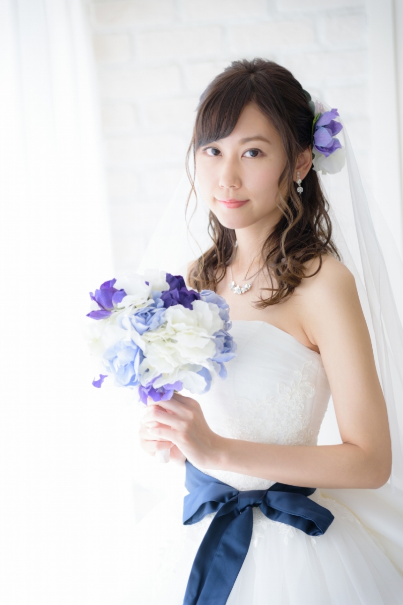 ブルーのブーケで清楚にかわいく