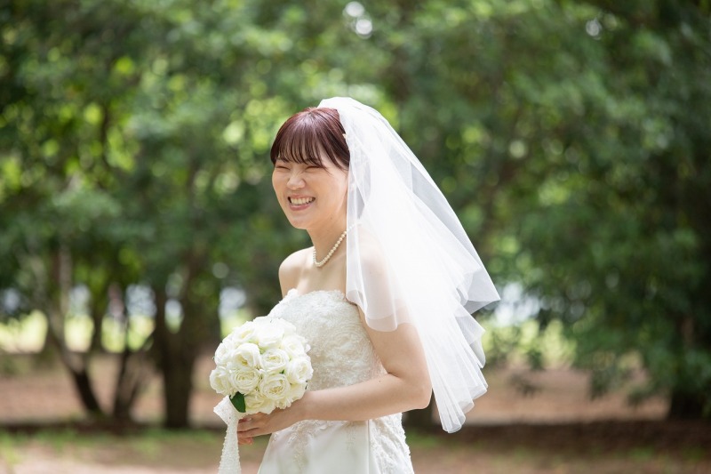 風になびくベール