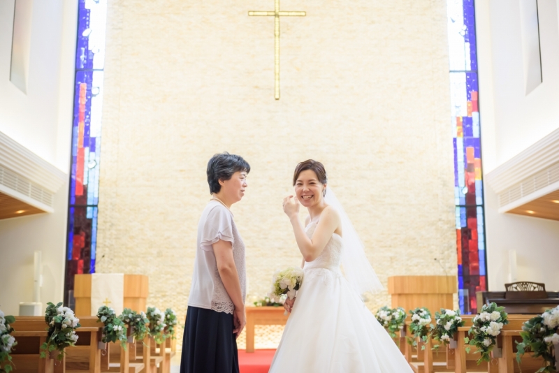 お母様にベールダウンを