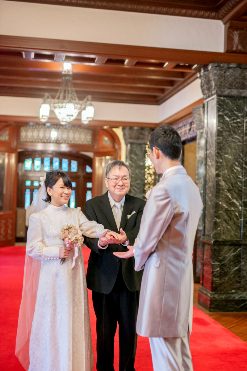 お父様にお引渡しシーンをお手伝いいただきました