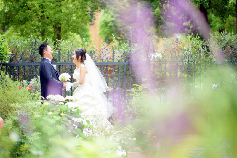 チャペルの広いお庭でロケーション撮影！