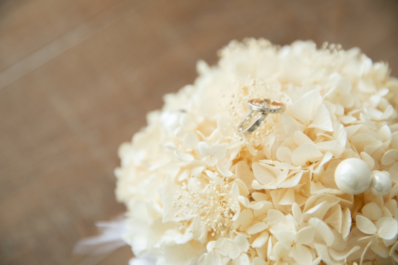 白い可憐なブーケ