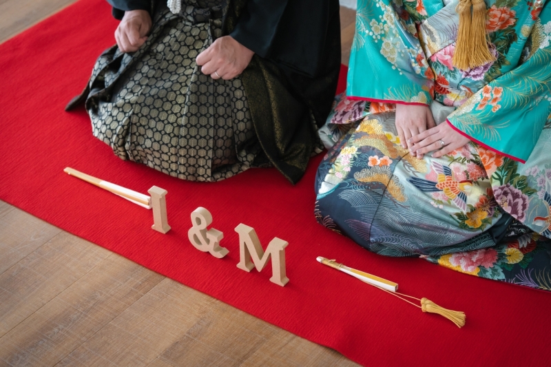 イニシャル小物と一緒に