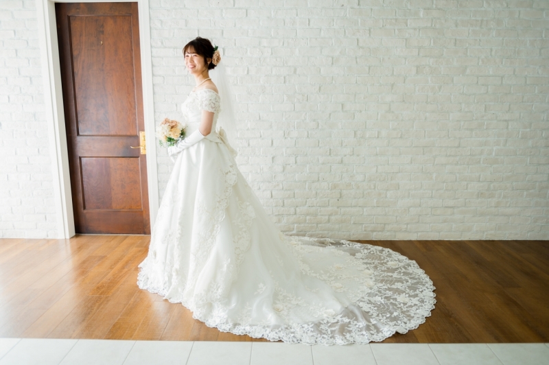 トレーンがかわいいウエディングドレス