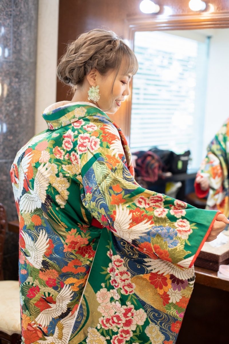 緑色の色打掛にチェンジ