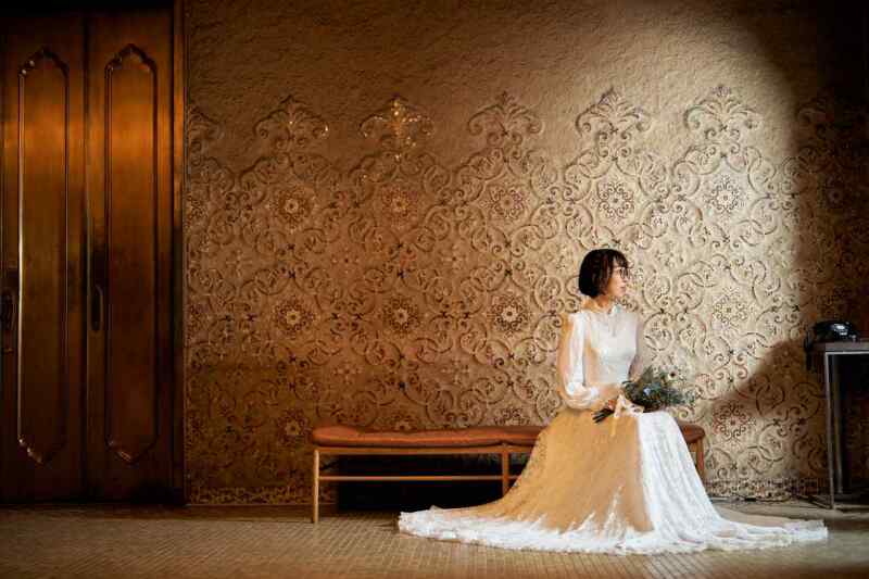 トーハクの大階段で本を読む、という夢のような経験をさせていただき感無量でした