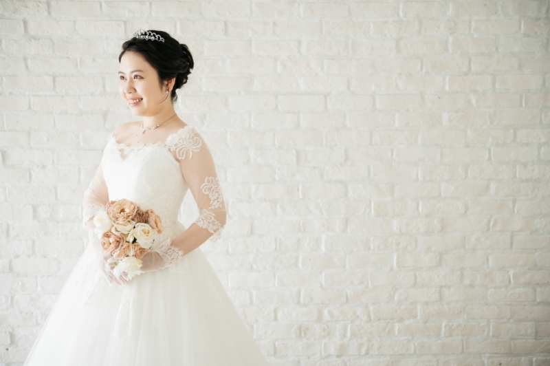 洋装スタジオと母校での挙式を撮影!