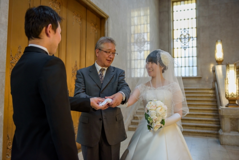 お父様にはお手渡しのシーンを。